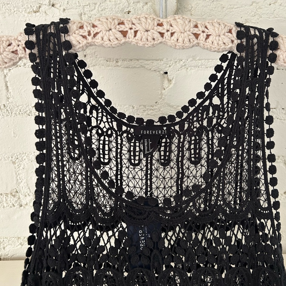 Forever 21 Black Butterfly and Floral Crochet Dress
Size: Small
NWT - Picture 2 of 12